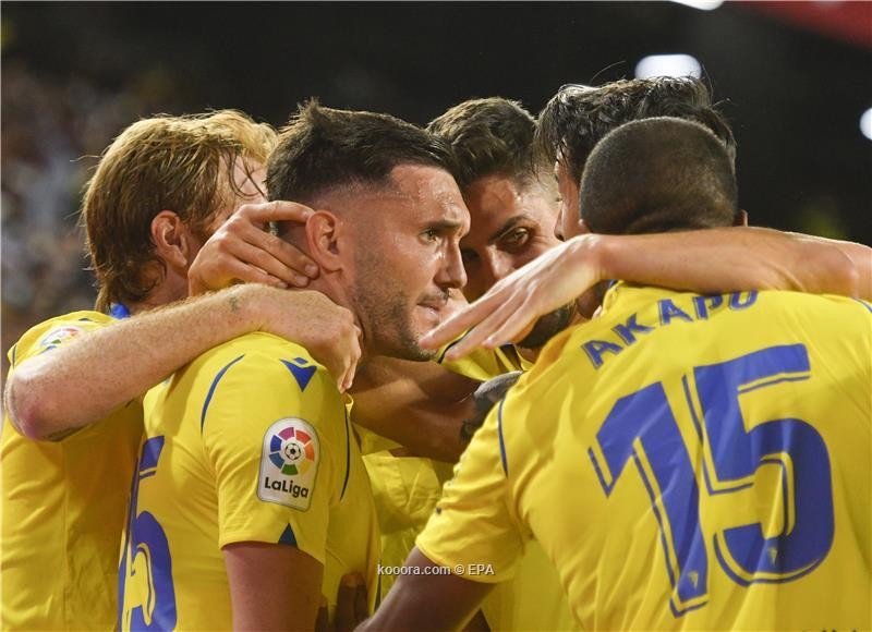 بالصور : اشبيلية يتعادل مع قادش بهدف النصيري