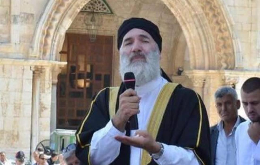 الاحتلال يُفرج عن الشيخ المقدسي عصمت الحموري بشروط