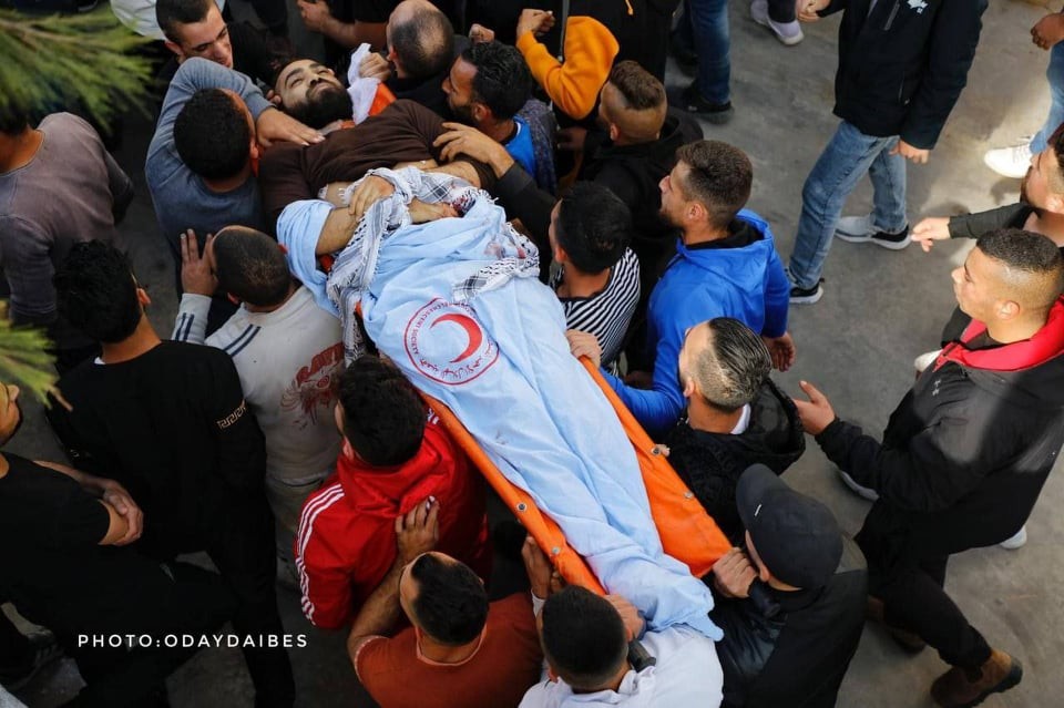 جماهير غفيرة في جنين تُشيٍّع جثماني الشهيدين كممجي وأبو الرُب