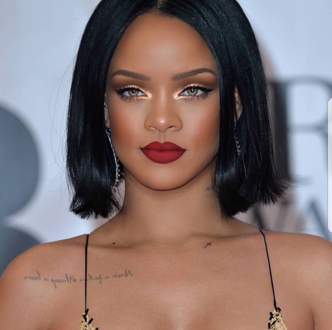 الفنانة ريهانا ترزق بمولودها الأول