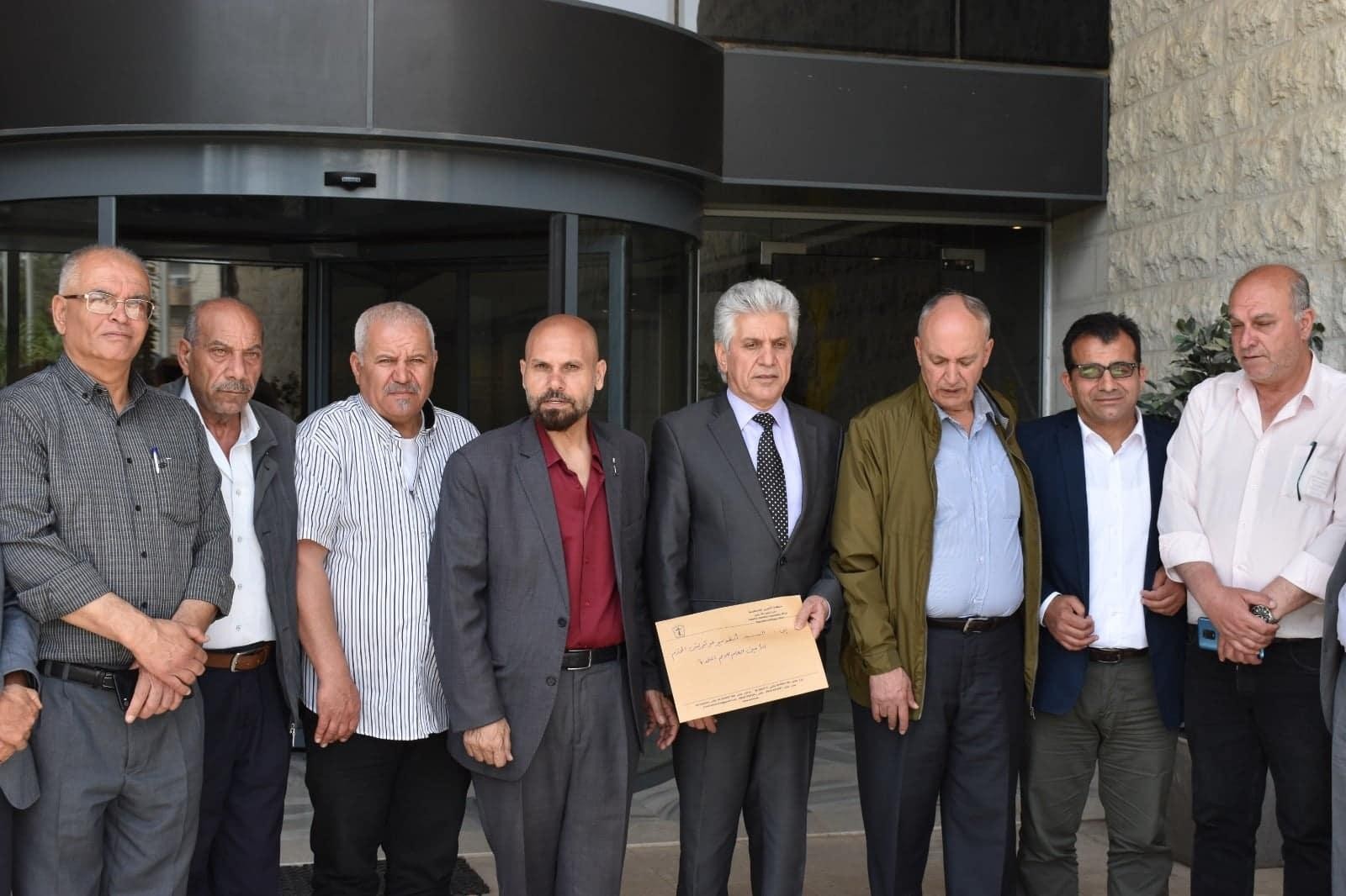 شؤون اللاجئين واللجنة الوطنية تُطالب الأمم المتحدة بتطبيق قراراتها بشأن فلسطين ووقف سياسة الكيل بمكيالين
