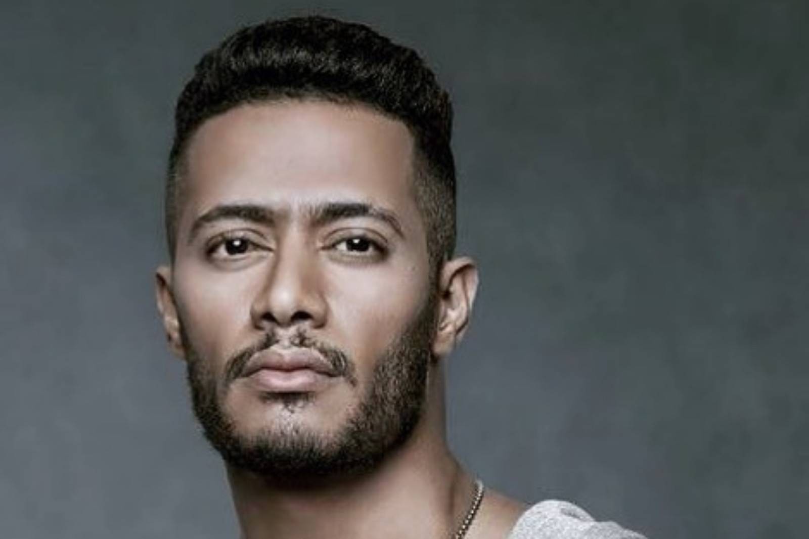 بالفيديو: ابنة محمد رمضان تحتضن دينا الشربيني
