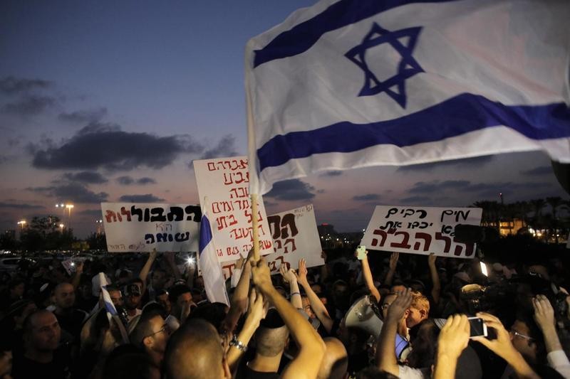 زعيم منظمة "لاهافا" المتطرفة يدعو لاعتبار اقتحام "يوم القدس" يوم بدء هدم قبة الصخرة