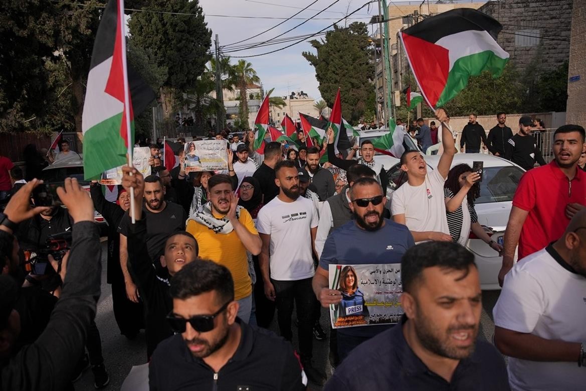 وقفة مُنددة باغتيال الصحفية شيرين أبو عاقلة في طوباس