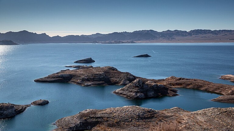 بالفيديو: جفاف بحيرة في الولايات المتحدة يكشف مفاجأة دفنت منذ 30 عاما