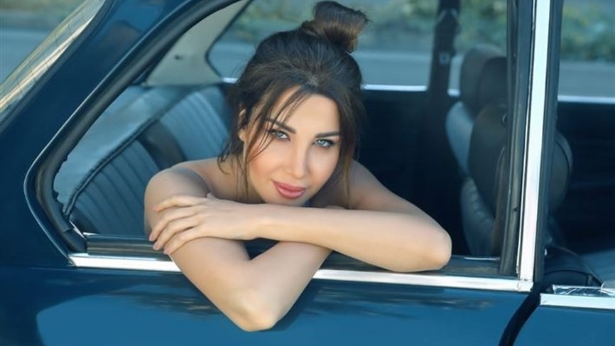 شاهد: نانسي عجرم تضع الجمهور في حيرة.. "هي أو مش هي؟"