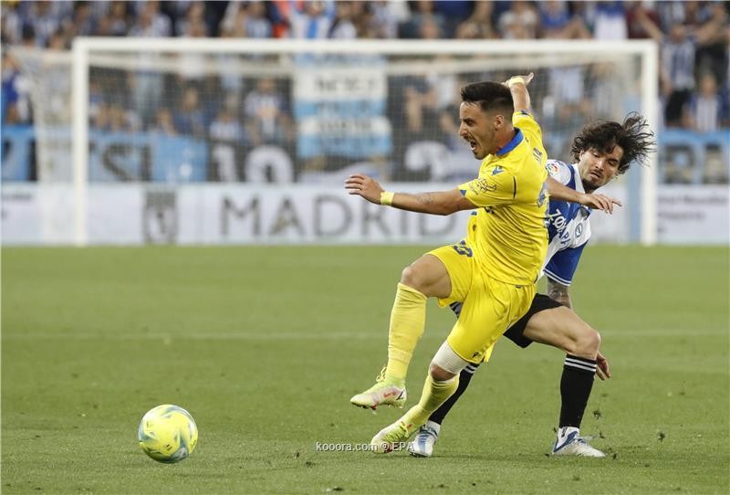 بالصور : قادش ينجو من الهبوط.. وغرناطة يسقط للدرجة الثانية