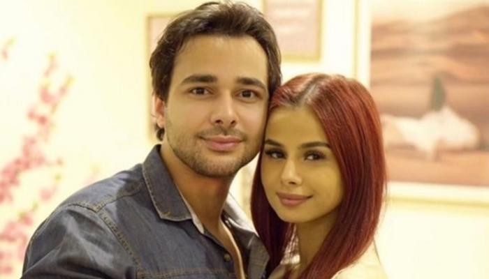 لا عزاء للحاقدين.. محمود المهدى يعلن عودته لـ منة عرفة