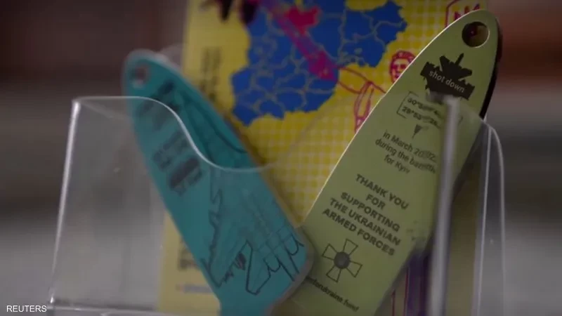 شاهد: 1000 دولار.. ثمنا لسلسلة مفاتيح مصنّعة من حطام مقاتلة روسية