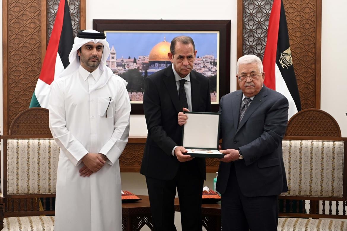 الرئيس عباس يمنح الشهيدة أبو عاقلة نجمة القدس من وسام القدس