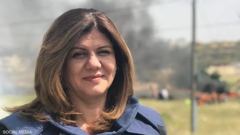 شاهد.. لحظة وصول جثمان شيرين أبو عاقلة إلى مقر قناة الجزيرة في رام الله