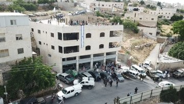 عائلة الجعبري تُصدر بيانًا حول منزلهم الذي تم تسريبه للمستوطنين
