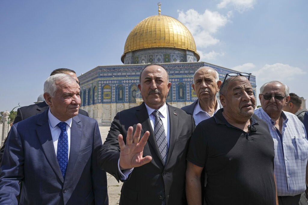 وزير خارجية تركيا يُجري زيارة للمسجد الأقصى المبارك