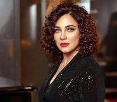 بالفيديو: سلاف فواخرجي تتحدث لأول مرة عن حقيقة خيانة وائل رمضان لها مع كاريس بشار