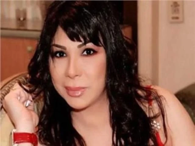 إيقاف الفنانة غادة إبراهيم عن العمل بعد أزمتها في جنازة سمير صبري