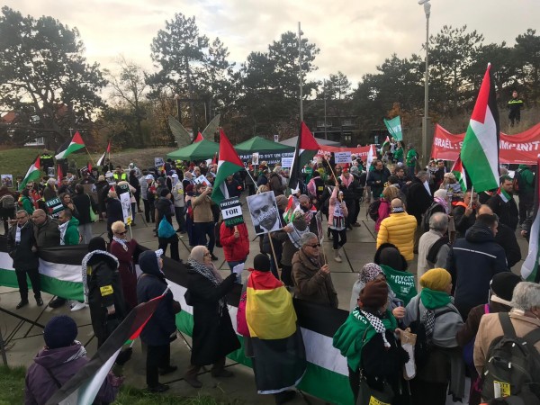 وقفة حاشدة إحياءً لذكرى النكبة وتأبيناً للشهيدة أبو عاقلة في أوسلو