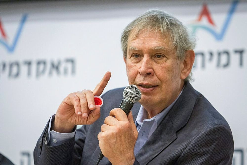 الإيرانيون والفلسطينيون لا يُشكلون تهديدًا