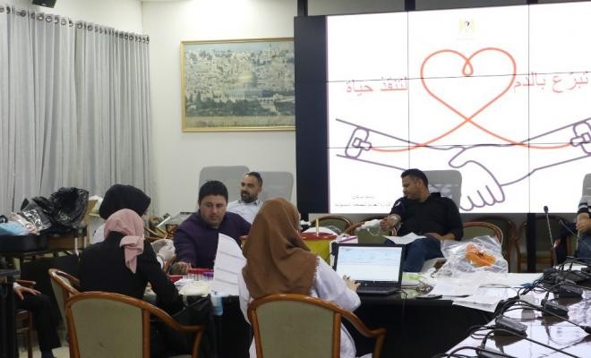 التربية برام الله تُطلق حملة للتبرع بالدم
