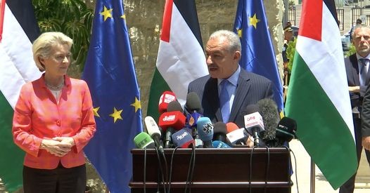 المفوضية الأوروبية تُعلن استئناف المساعدات لفلسطين بعد توقف لنحو عامين
