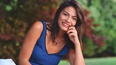 نجمة “الطائر المبكر” تحتفل بخطوبتها من مغنٍ