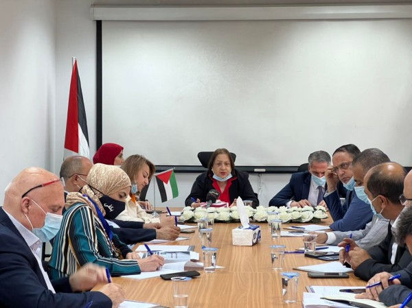 بالصور: الكيلة تتحدث عن تفاصيل خطة وضعتها الوزارة لتطوير المستشفيات الحكومية