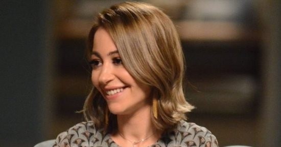 منة شلبي تطلب تغيير اسم متابع عبر تويتر