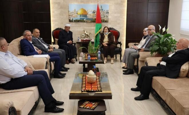 الصحة والأوقاف تناقشان الترتيبات الصحية الخاصة بالحج لهذا العام