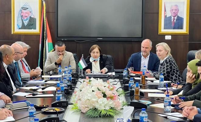 الكيلة: القطاع الصحي يعمل دائمًا ضمن هذين المسارين المتوازيين!