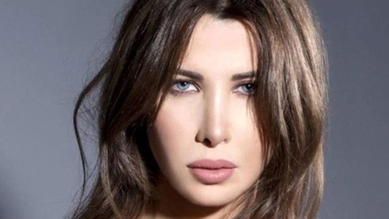 نانسي عجرم بـ"جمبسوت" لامع وأسماء أبو اليزيد أنيقة..