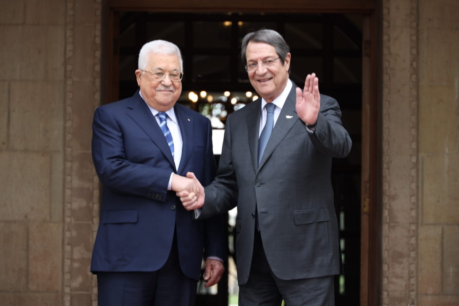 الرئيس القبرصي يُؤكّد ضرورة إحلال السلام وإقامة الدولة الفلسطينية المستقلة