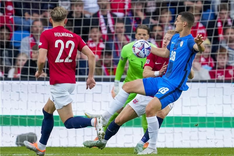 بالصور: تعادل أبيض بين النرويج وسلوفينيا