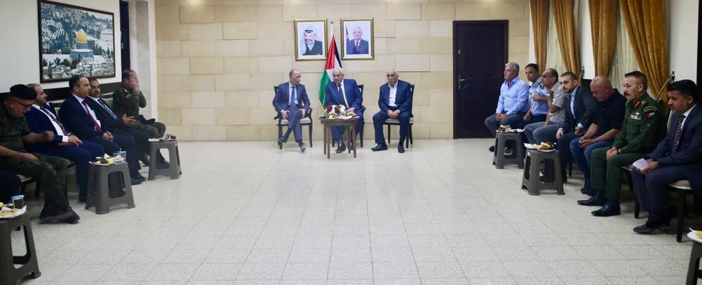 وزير الداخلية يُجري جولة تفقدية لعدد من المؤسسات في محافظة أريحا والأغوار