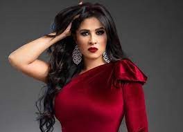 ياسمين عبد العزيز بـ"الإسدال" من أمام البحر: كل سنة وأنتم بخير وعيد سعيد