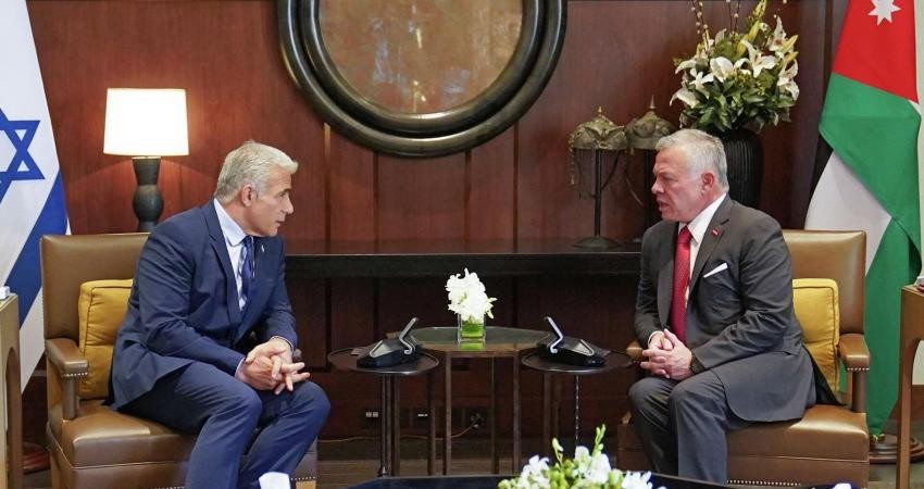 قناة عبرية تكشف عن طلب رفضه لابيد للعاهل الأردني خلال لقائهما الأخير!