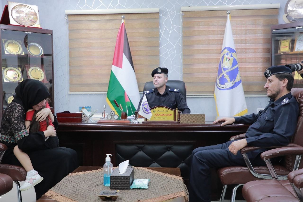 الشرطة المجتمعية بغزة تُنهي عددًا من الخلافات المالية والأسرية