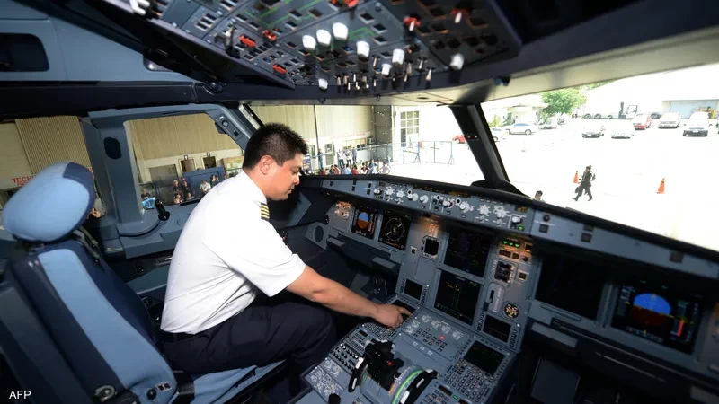 ماذا يقع إذا مرض ربان الطائرة وسط الجو؟ إجراءات تضبط "الخطر"