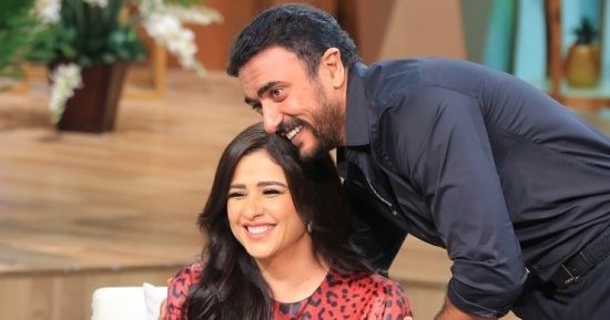 أحمد العوضي بإطلالة رومانسية بصحبة ياسمين عبد العزيز