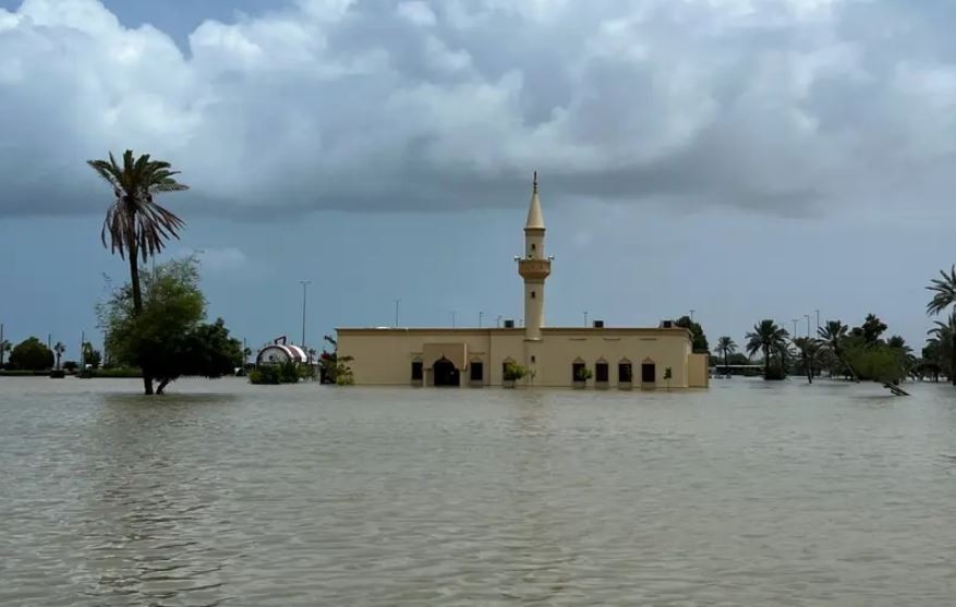 وفاة 7 أشخاص بسبب الأمطار والسيول في الإمارات