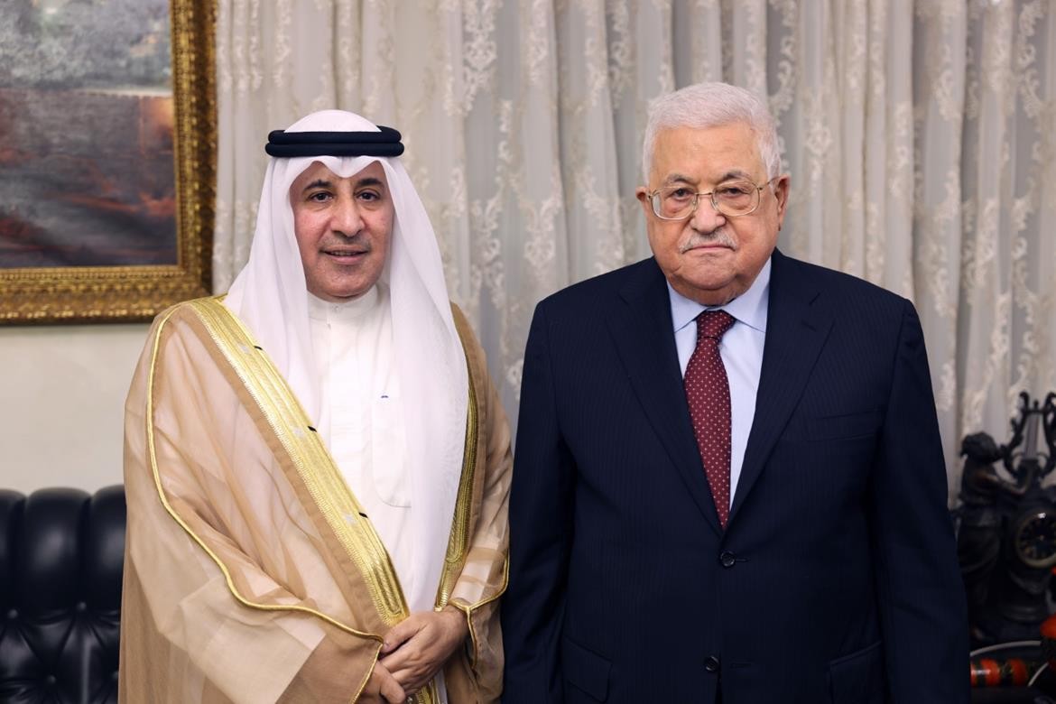 تفاصيل لقاء الرئيس عباس مع السفير الكويتي في عمان