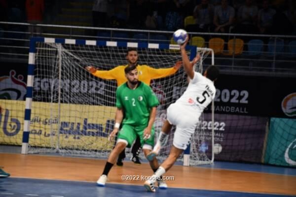 بالصور : منتخب مصر يهزم الجزائر ويصعد لمونديال اليد