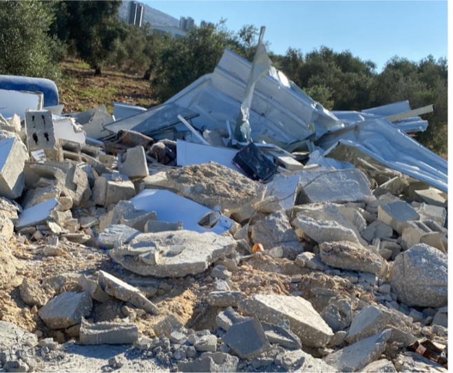 أريحا: قوات الاحتلال تُخطر بهدم 6 مخازن في بلدة العوجا 