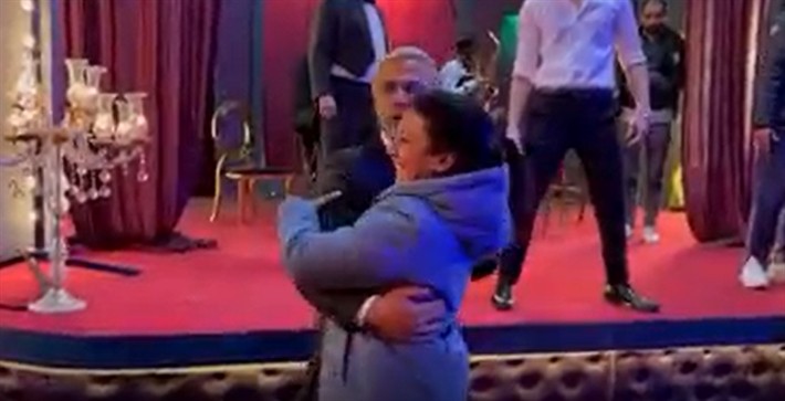 ضرب ورقص كلاسيكي لمحمد إمام من كواليس فيلم "عمهم"