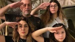 رسائل قاسية بين زوجة وبنات شريف منير