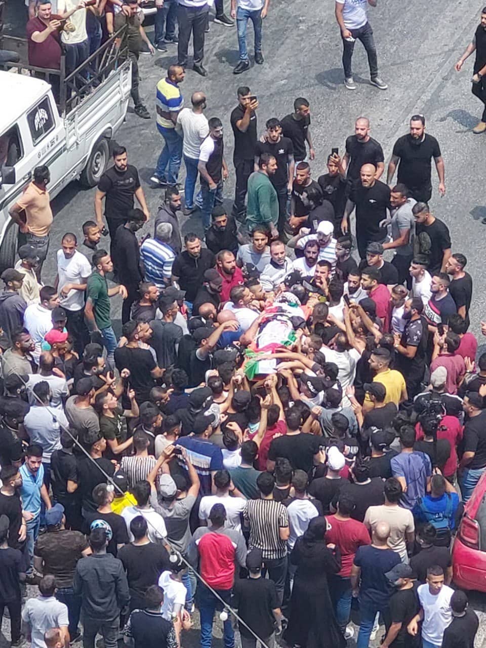 أهالي نابلس يُشيعون جثامين الشهداء إبراهيم النابلسي ورفيقيه صبوح وطه