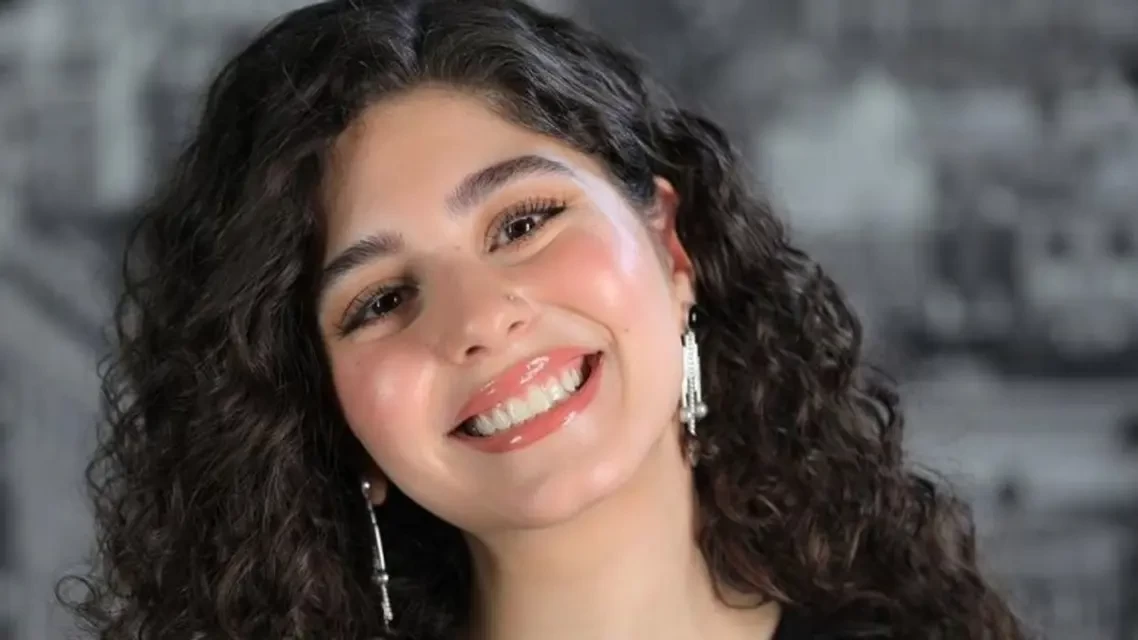 مايان السيد تكشف سر البقع الحمراء على ذراعها