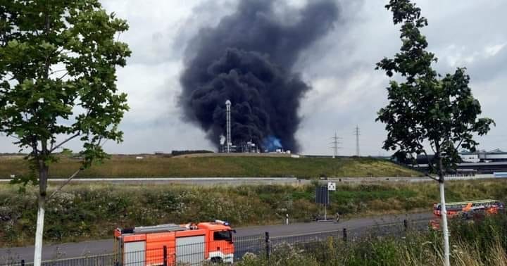 اندلاع حريق ضخم بأحد الغابات في برلين جراء انفجار مستودع للذخيرة