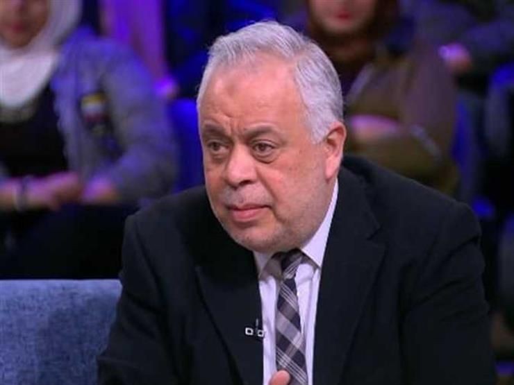 أشرف زكي يكشف حقيقة لجوء 3 فنانين كبار للتسول