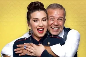 أسما شريف منير تنفي خلافها مع والدها بصورة