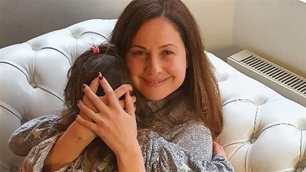 بسبب ابنتها... ريا أبي راشد تتعرض لموقف محرج مع رايان جوسلينج