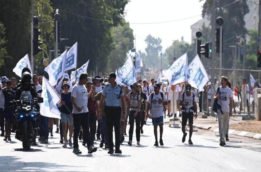 "من يتجاهلنا سنخرج عليه ونعيد أبناءنا"